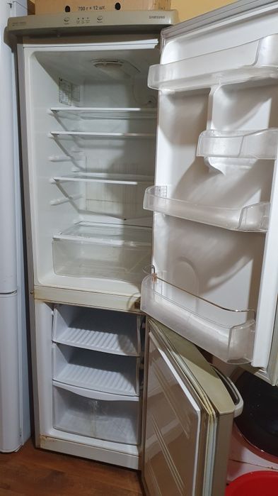 Продам холодильник