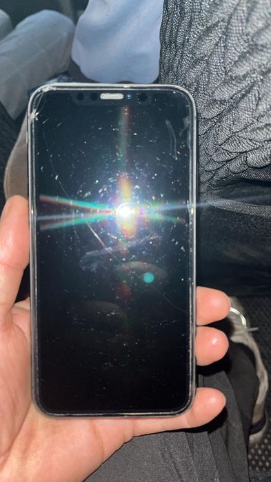 Айфон 11 продам срочно