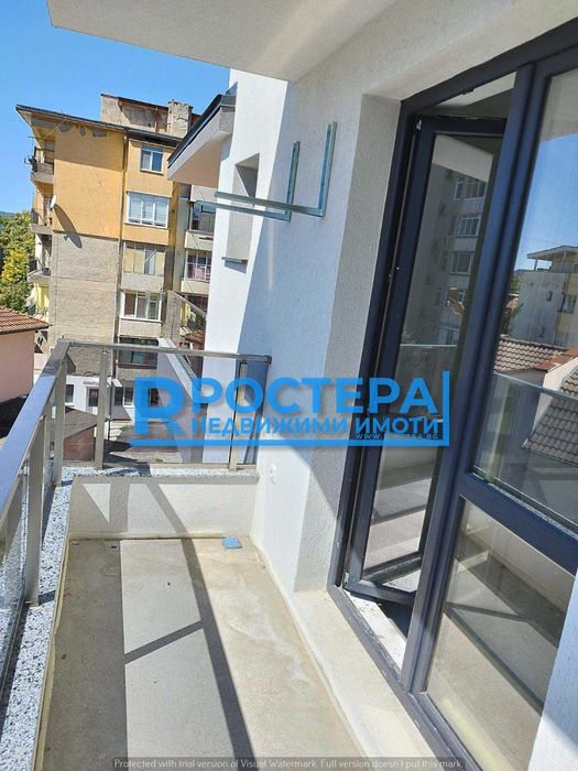 Продава се Двустаен апартамент в Търговище, Център - 43 кв.м за 1675 €/кв.м - Снимка #17