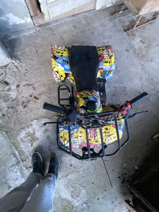 Vand atv 49cc  pretul este fix
