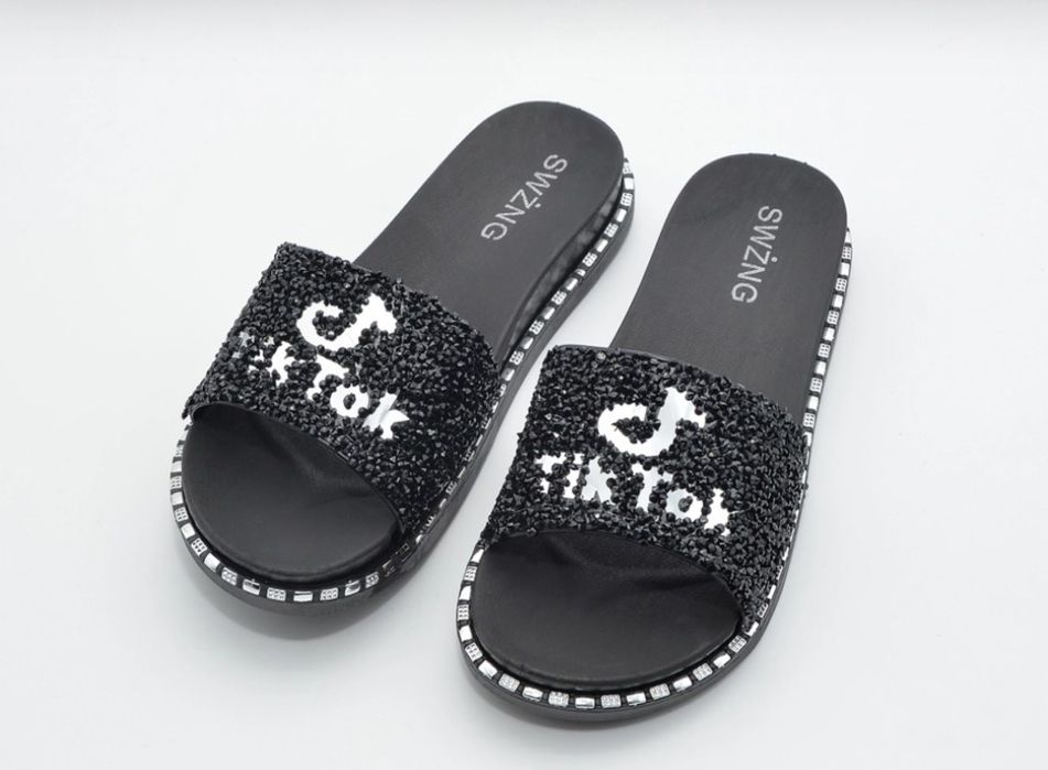 Блестящи дамски плажни чехли с кристали за летни ТикТок моменти на бре