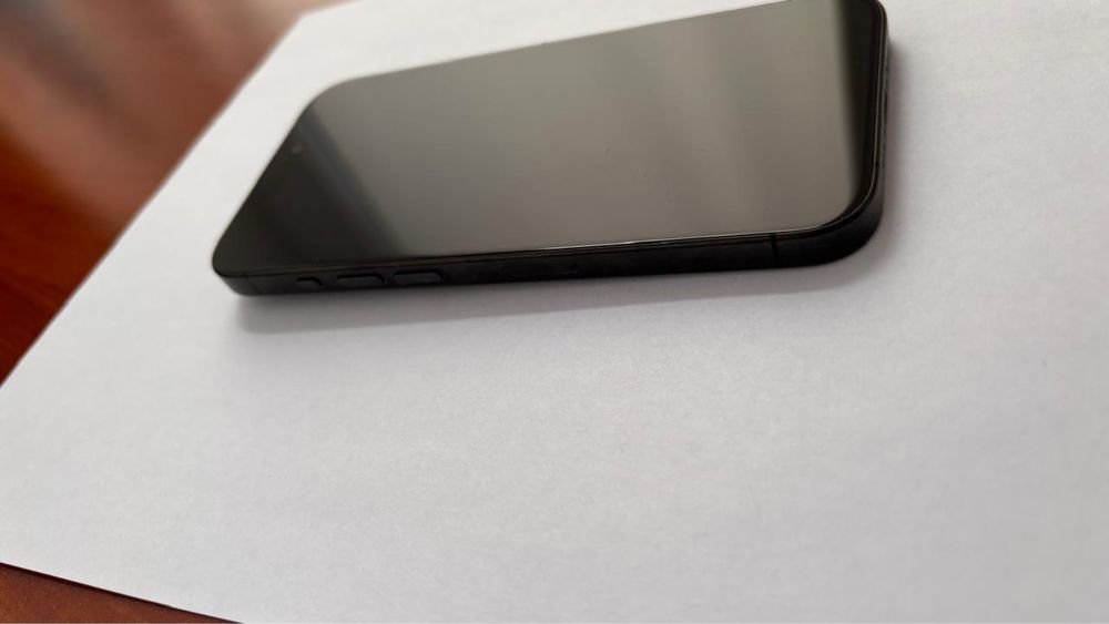 Айфон 15 про. Черный.