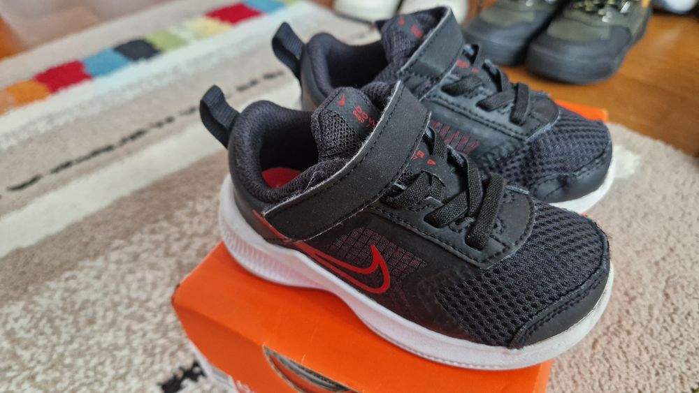 Маратонки за момченце nike