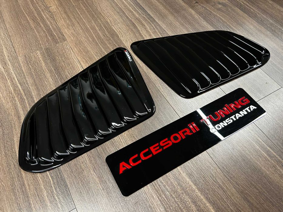 Ornament - Protectie Geam Dacia Duster 2 Negru Lucios