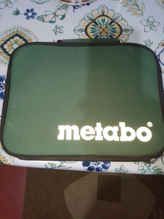 Шуруповерт Metabo.