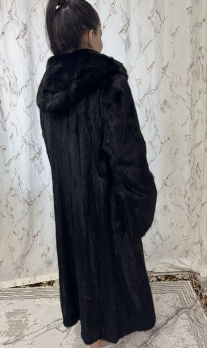 Продам норковую шубу