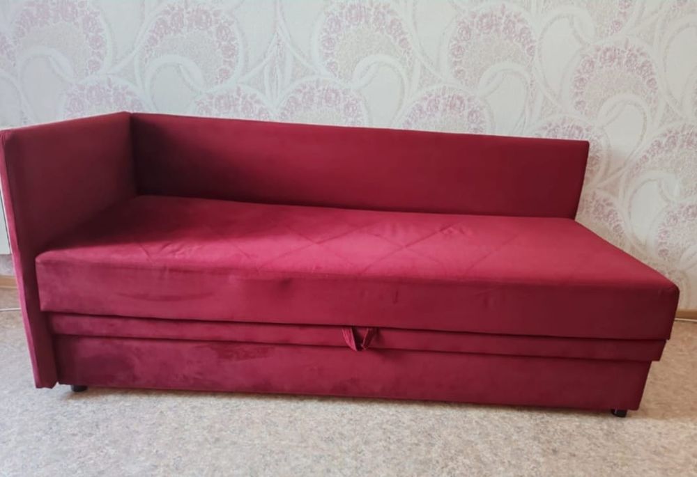 Диван с большим ящиком