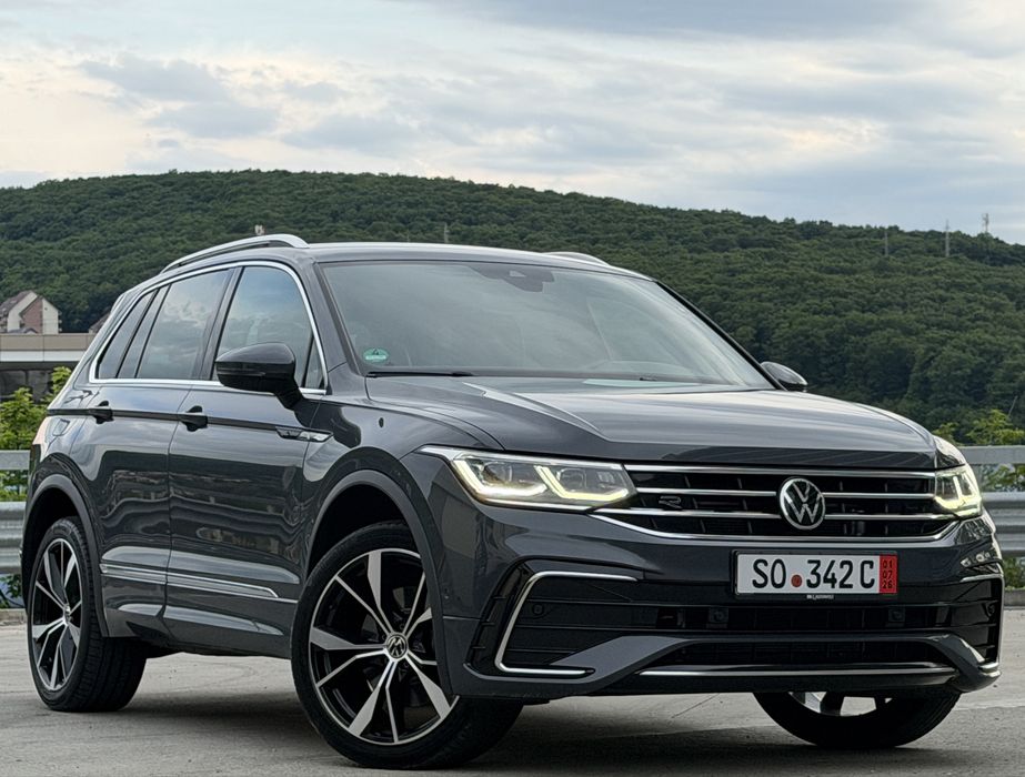 VOLKSWAGEN Tiguan