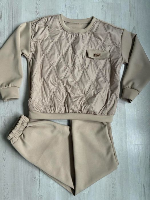 Стилен дамски комплект от две части