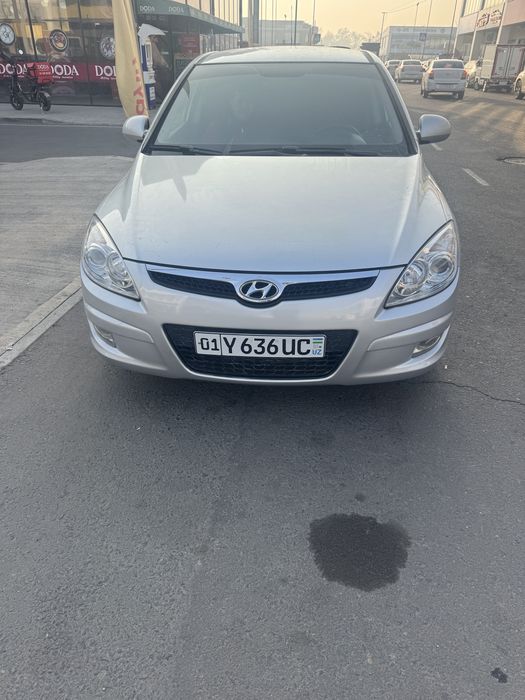 hyundai i30 2009- yil. avtomat karobka ideal xolatda
