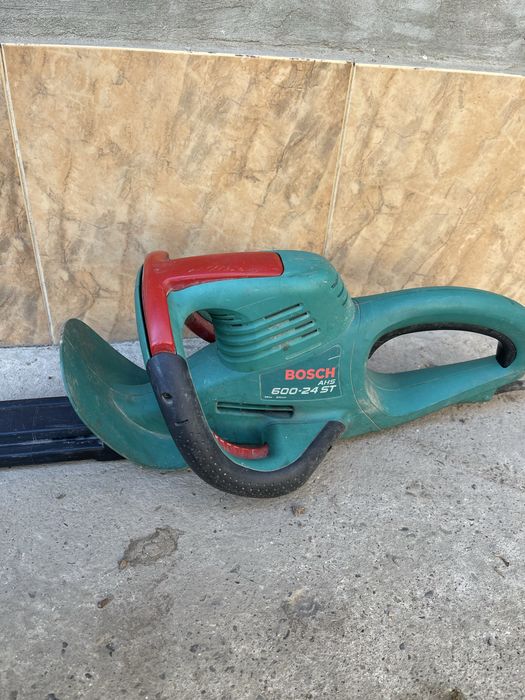 Fierastrau/foarfeca BOSCH electica tuns gard viu