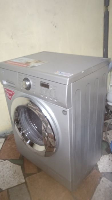 Продам стиральную машину LG