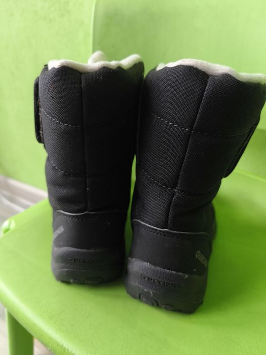 Водонепромокаеми ботички