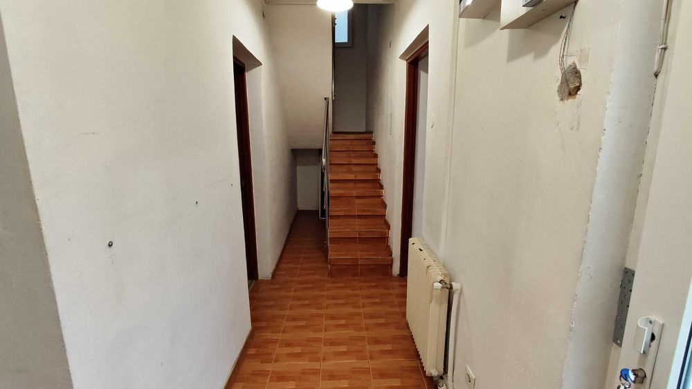 Inchiriez vila in zona Piata Alba Iulia - Mall Vitan - Decebal. 185mp utili