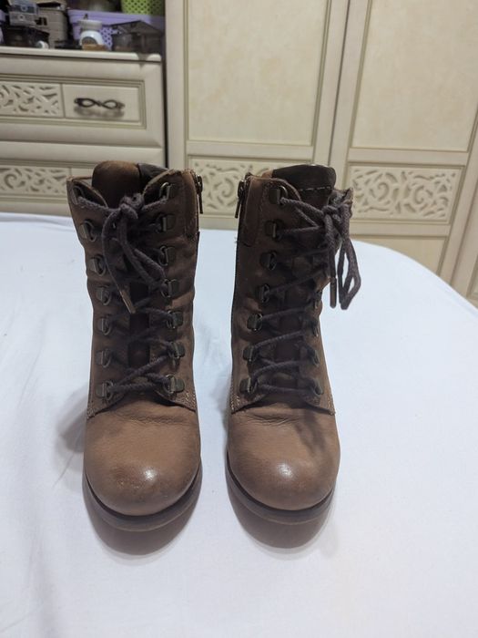 Продам стильные ботинки