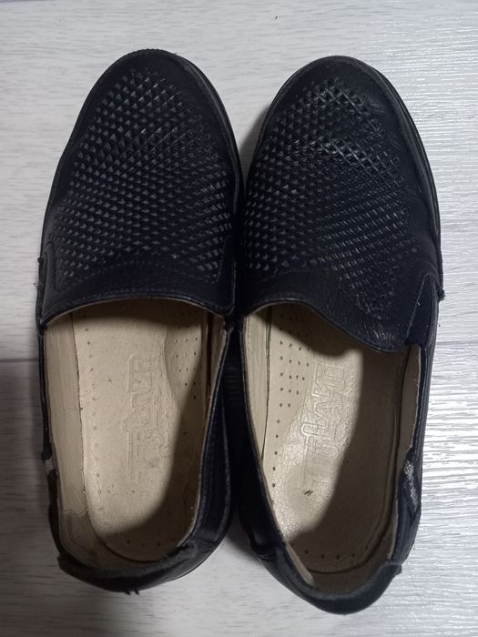 Кроссовки ,туфли  продам