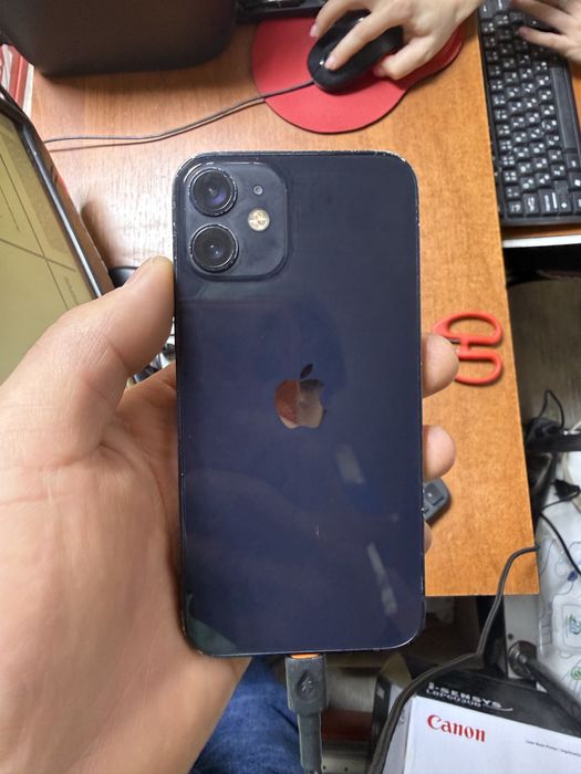 Продам Айфон 12мини