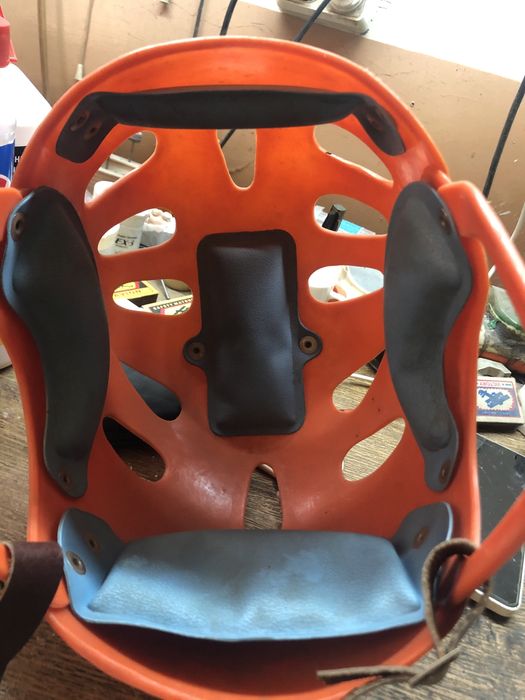 Хокейные шлемы СССР 2 штуки