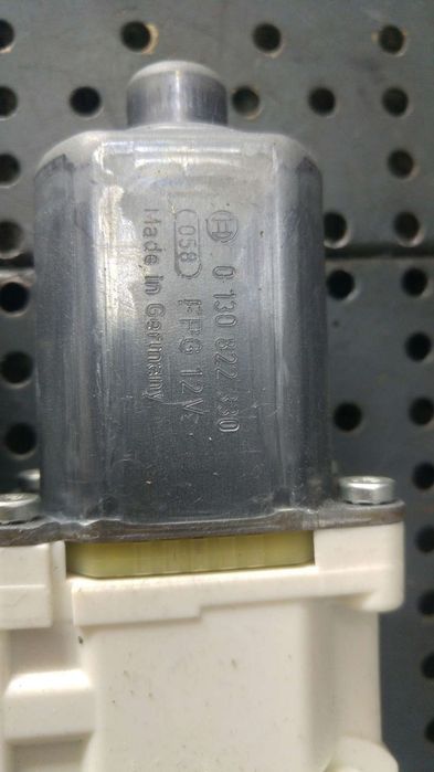 Motoras macara stanga spate renault megane 3 break 827310185r 966362200 916830200 0130822330