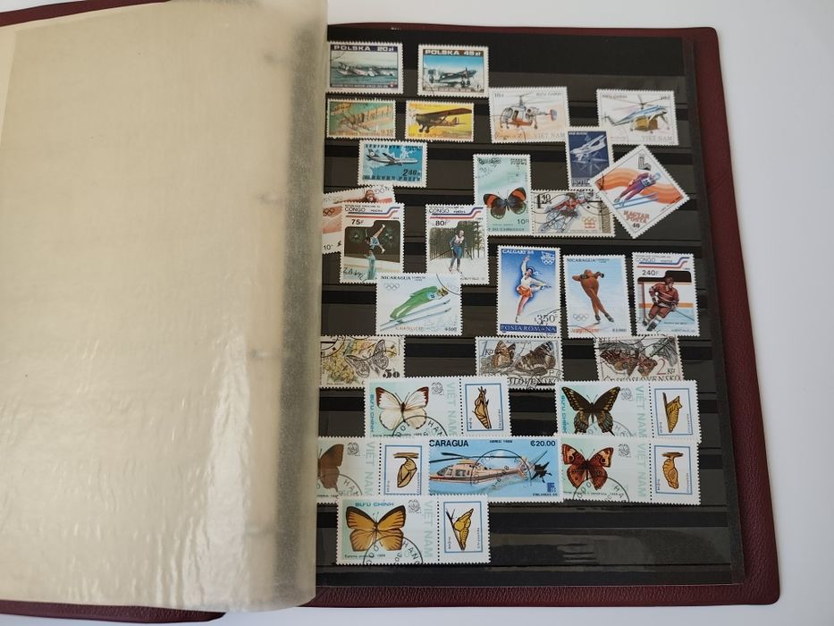 Класьор с пощенски марки