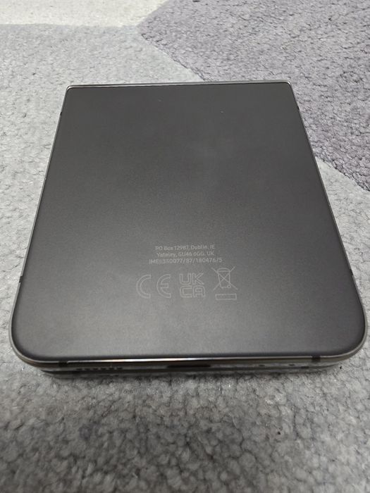 Samsung Z Flip4 - display defect