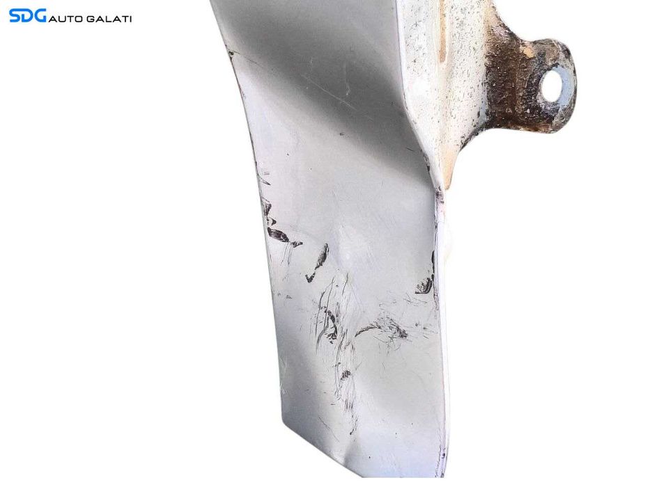 Aripa Stanga Fata Culoare Argintiu LA7W Volkswagen Golf 5 Hatchback Scurt 2004 - 2008 Cod 1K6880681A (Prezinta Ondulatii si Zgarieturi) [LC2456]