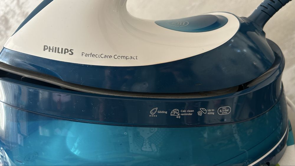 Парна станция PHILIPS GC7054/20