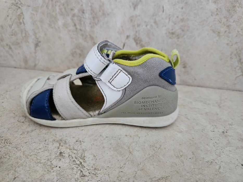 Детски обувки Биомеханикс за прохождане, размер 22