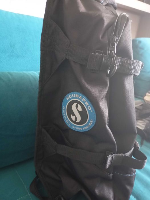 Vând geanta ScubaPro hydros