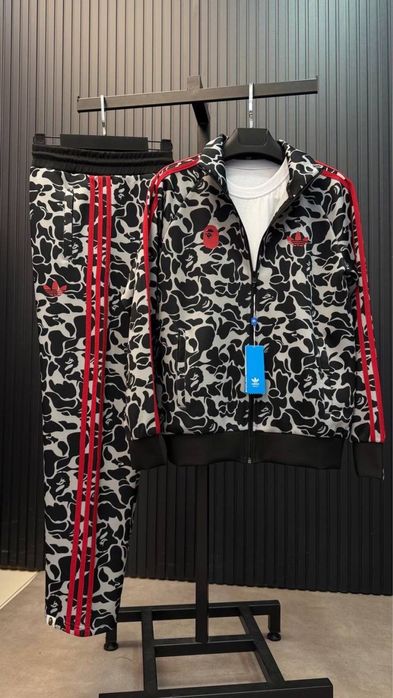 А bathing ape екипи