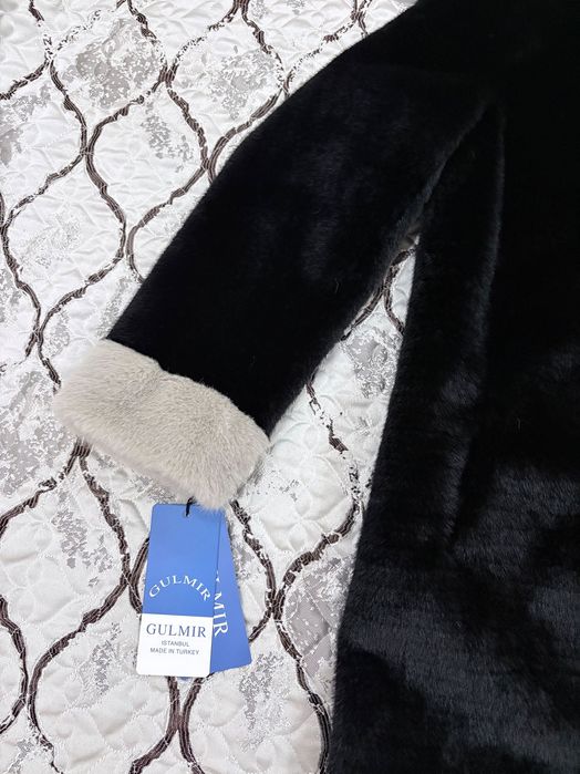 Шуба-дубленка теплая зимняя черная красивая