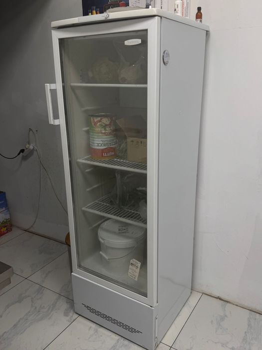 Витринный холодильник