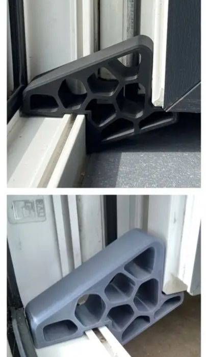 Стопер за балконска врата/прозорец