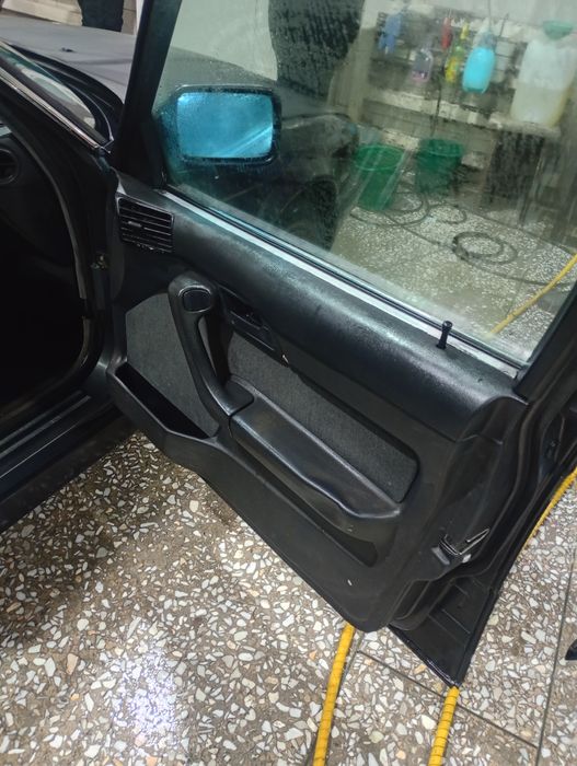 Продам машину бмв е34