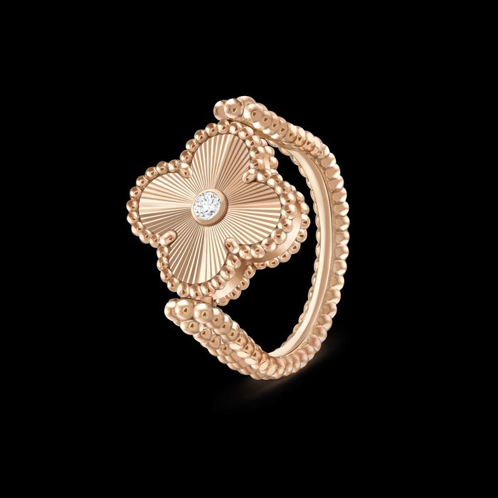 Van Cleef & Arpels VCA Rose Gold Reversible Alhambra Дамски Пръстен