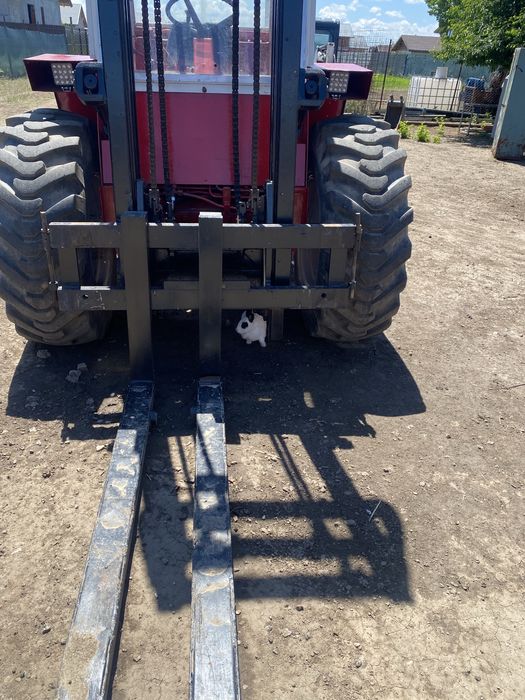 Stivuitor Manitou teren accidentat