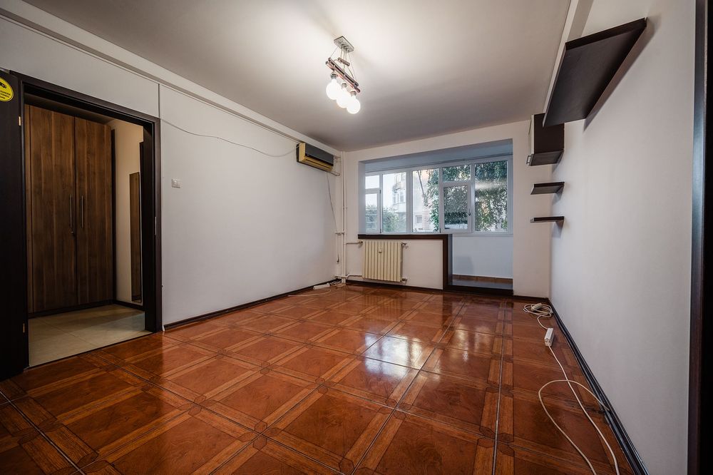 Apartament 3 camere, liber, de închiriat, proprietar