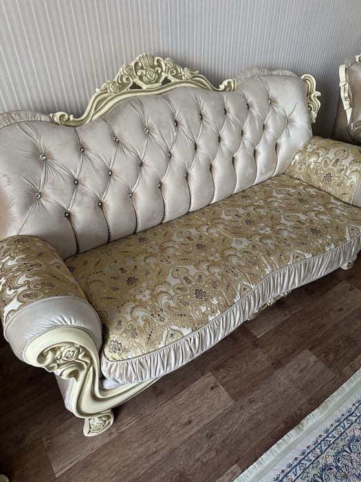 Диван и два кресла