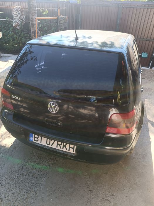 Vând  gorf 4 motor 1.4 an 2001