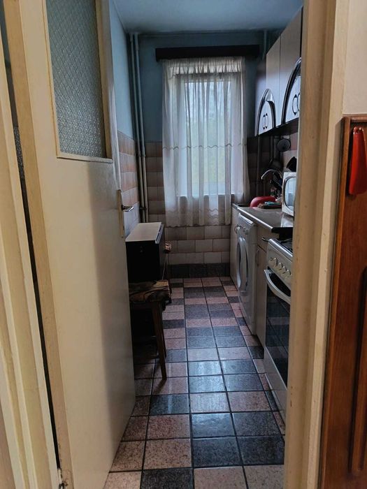 Apartament 3 camere decomandat Rm.Valcea zona Ostroveni