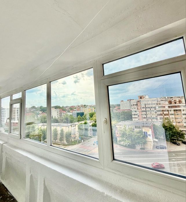 Închiriez garsoniera centru