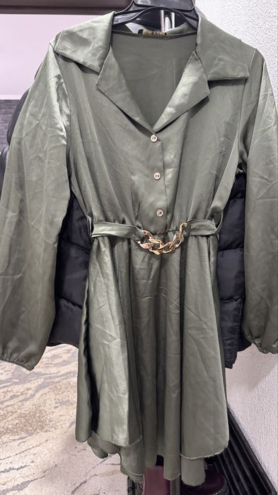 Сатенена туника в зелен цвят