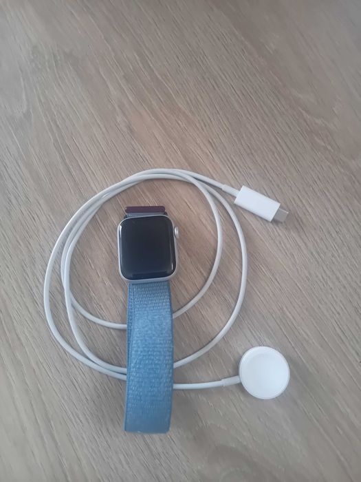 Детски смарт чадовник apple watch SE