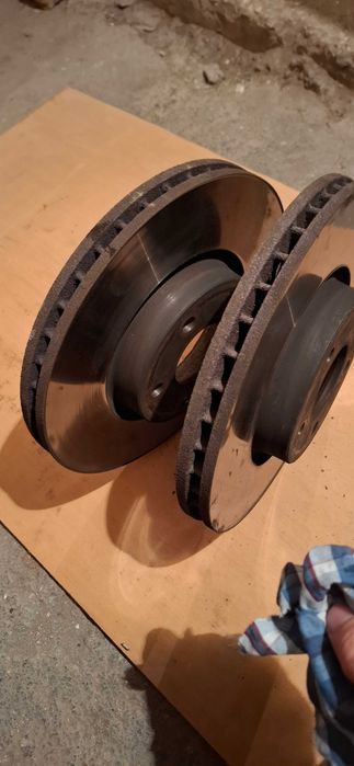 Комплект предни дискове и накладки Форд Мондео 4