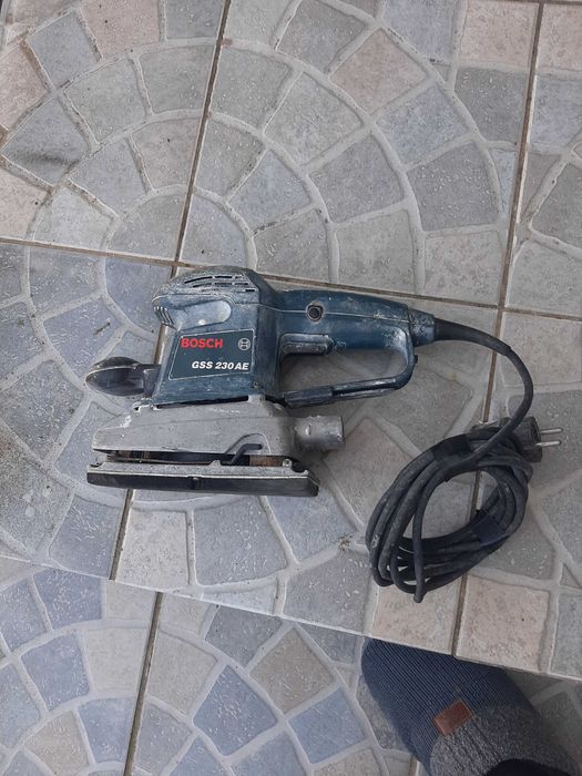 къртачи 3бр.   с  по 2 шила и шлайф машина Bosch