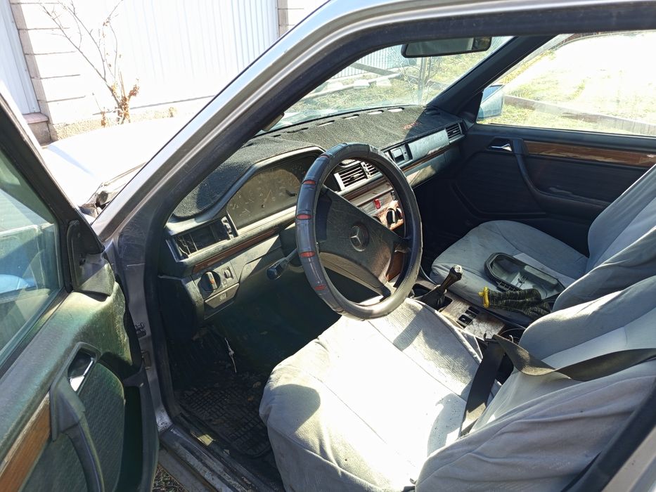 Мерседес 124 на ходу