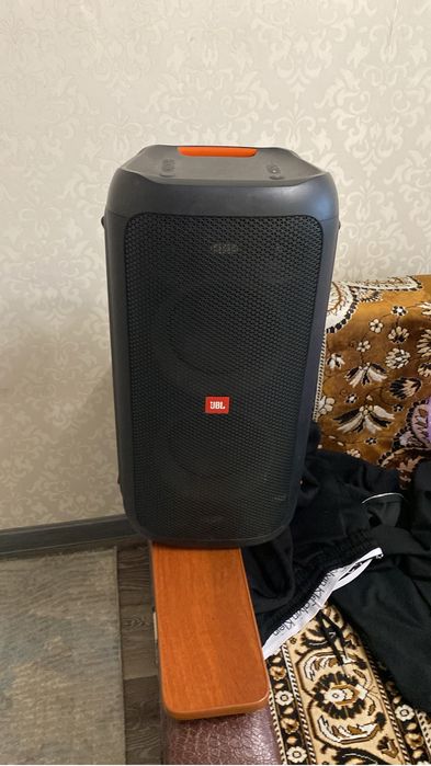 JBL Partybox 100