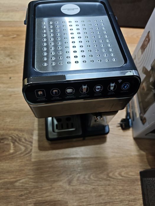 Продается кофеварка polaris pcm 1540