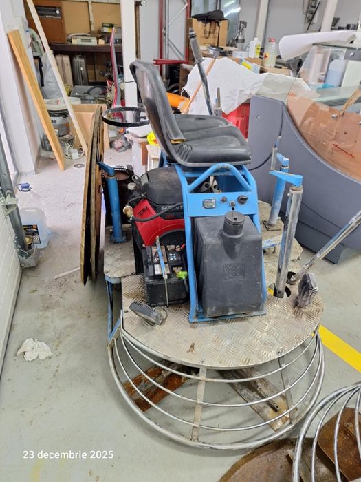 Vând șlefuitor de beton