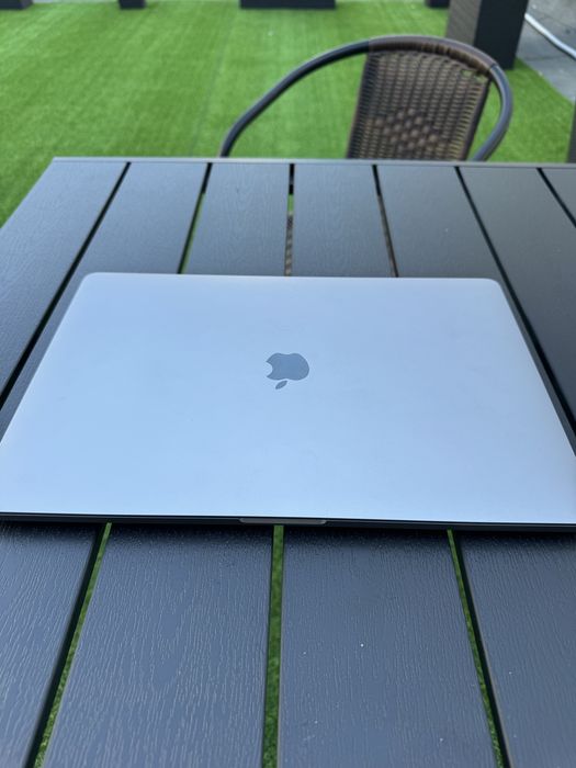 Macbook Pro 16-inch 2019